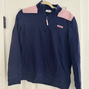 Vinyard Vines, Size M sweatshirt navy blue w pink shoulder